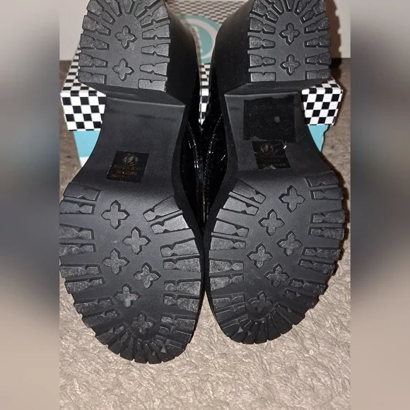 SODA Brief Lace Up Block Heel Womens Shoes Size 7.5 (used) - Picture 2 of 10